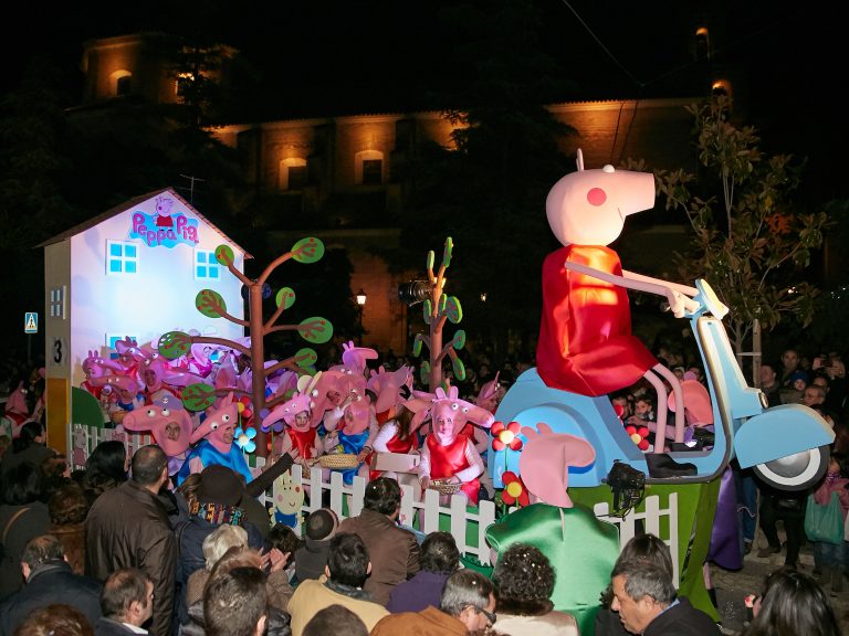 CRM2015-08-Carroza_03_Peppa_Pig_en_Vespa_916B8786