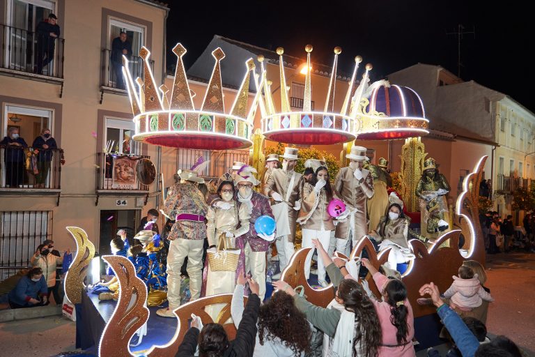 CRM2022-02-Carroza_00_2_Mensajeros_RFT09852