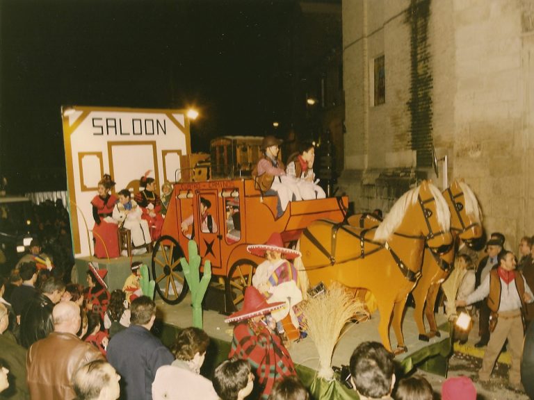 CRM2001-04-Carroza_03_Saloon_08