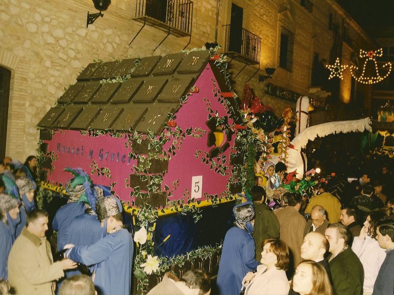 CRM2001-08-Carroza_05_15